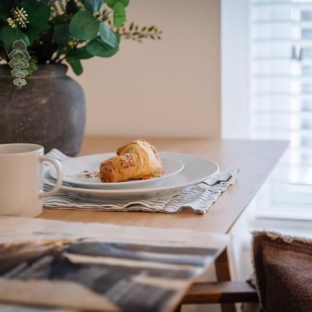 Royal House Stylish Apartments - Честър Екстериор снимка