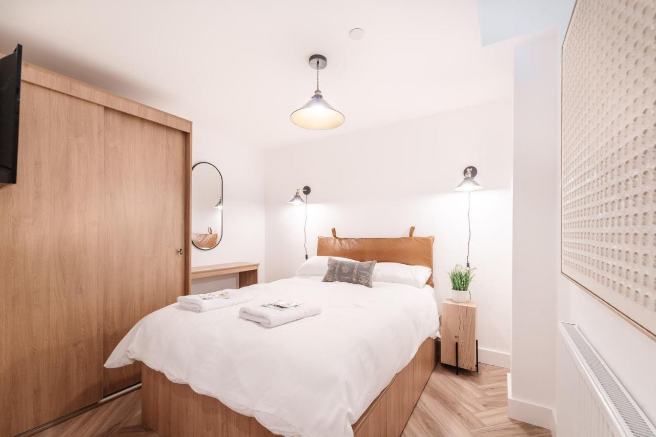 Royal House Stylish Apartments - Честър Екстериор снимка