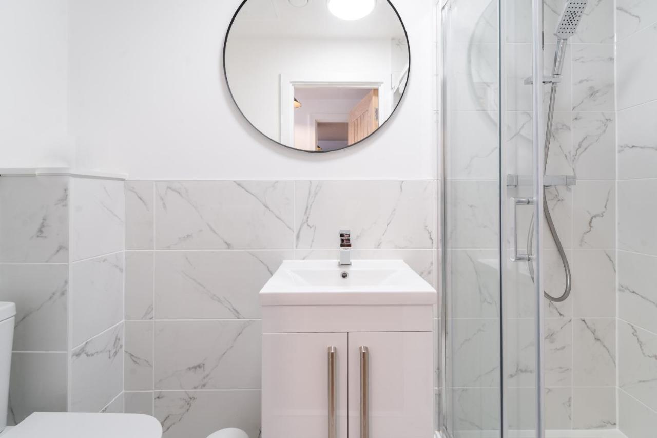 Royal House Stylish Apartments - Честър Екстериор снимка