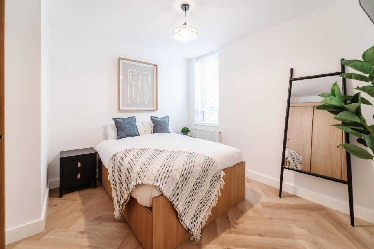 Royal House Stylish Apartments - Честър Екстериор снимка