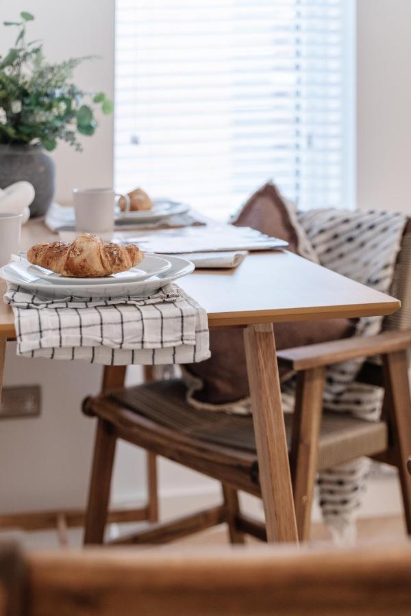 Royal House Stylish Apartments - Честър Екстериор снимка