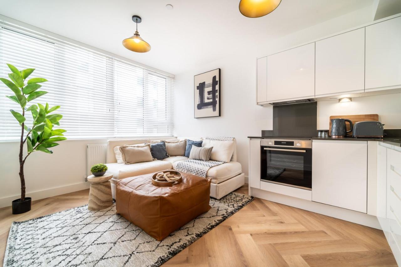 Royal House Stylish Apartments - Честър Екстериор снимка