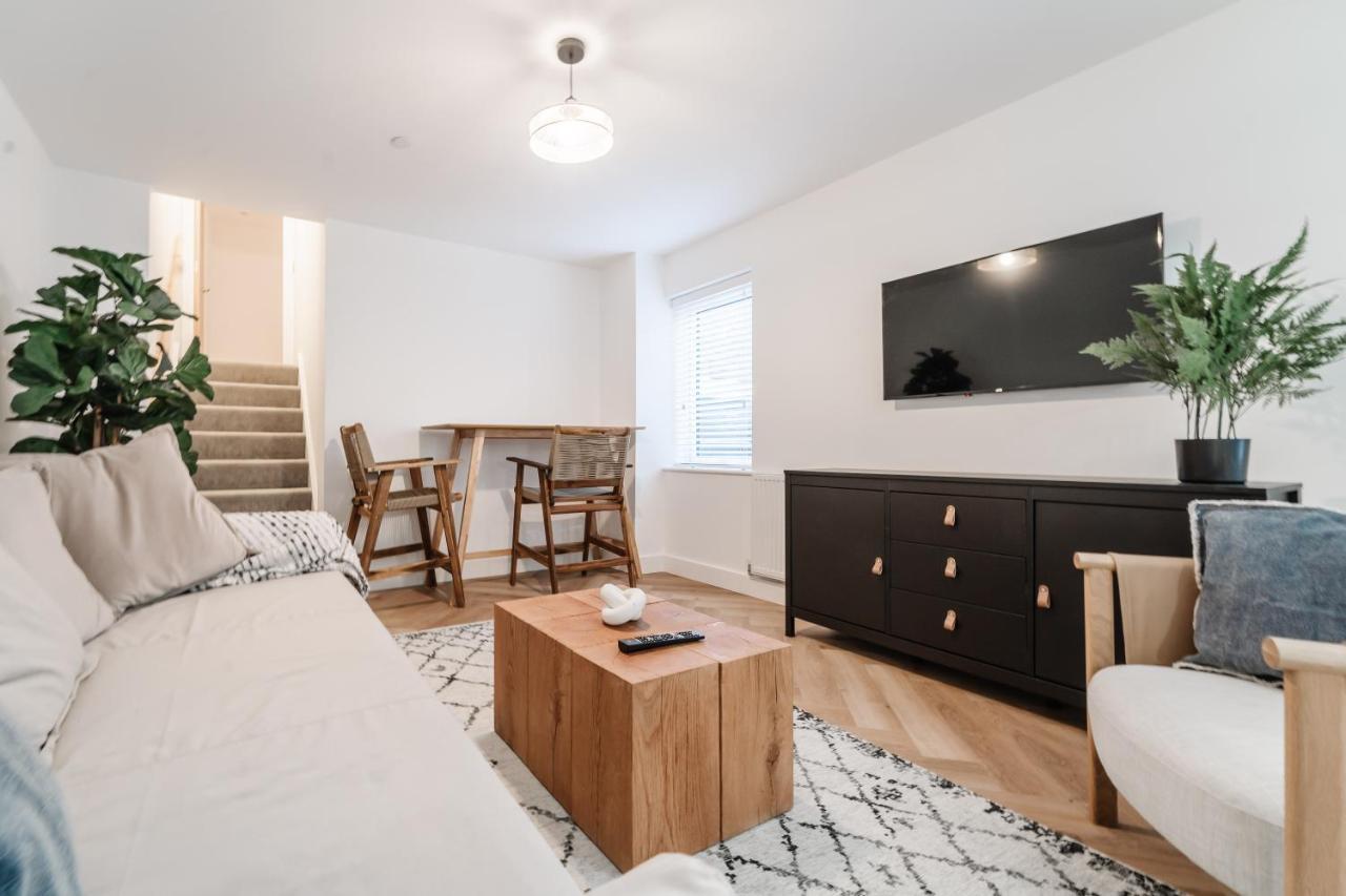 Royal House Stylish Apartments - Честър Екстериор снимка