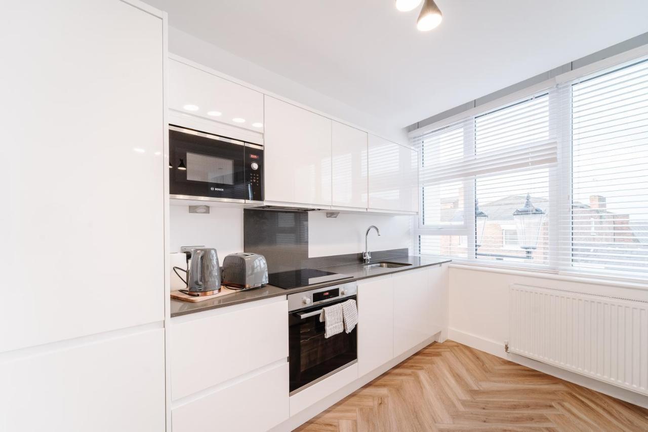 Royal House Stylish Apartments - Честър Екстериор снимка