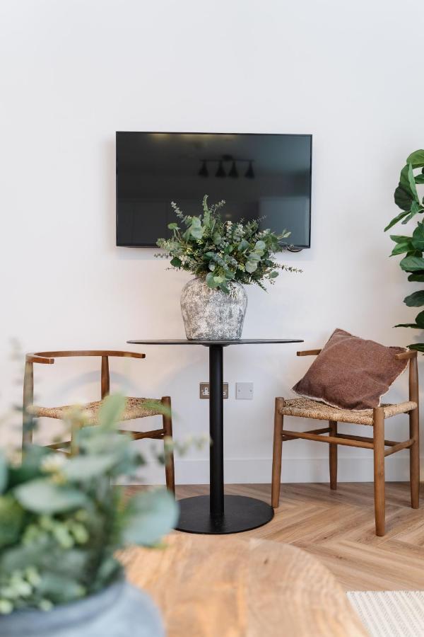 Royal House Stylish Apartments - Честър Екстериор снимка